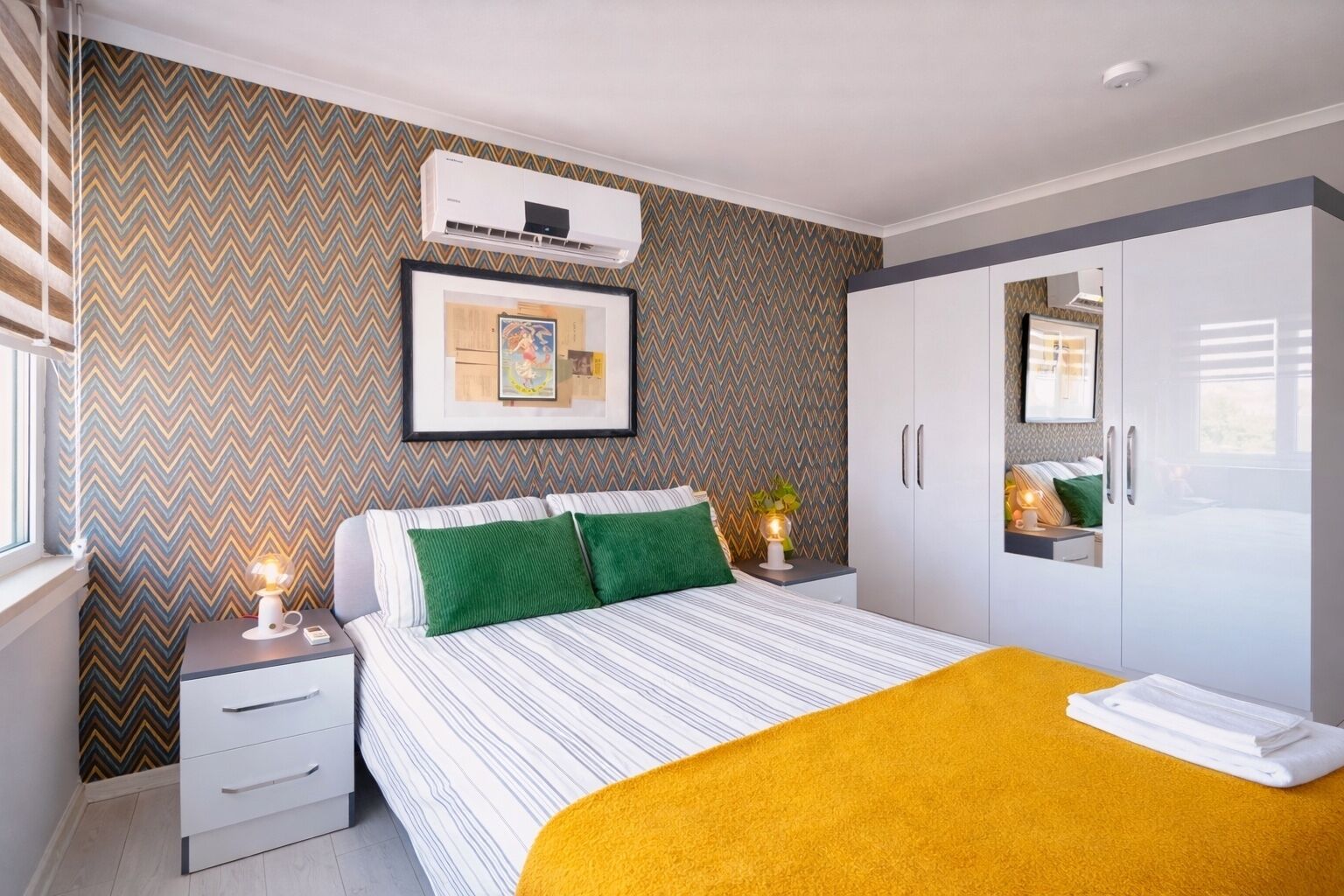 Iron/ironing board, WiFi, bed sheets