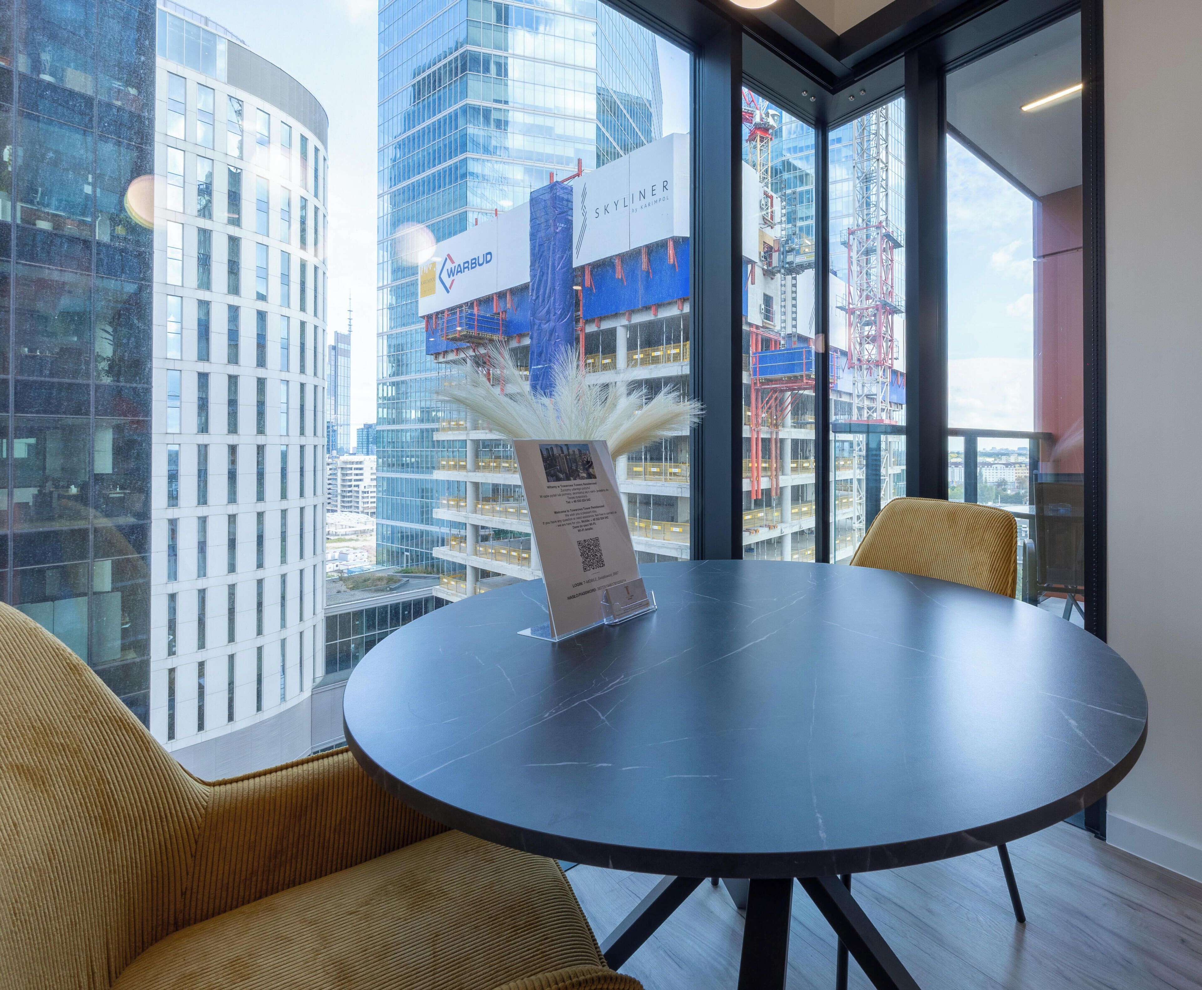 Monolocale Deluxe, vista cortile | Pasti in camera