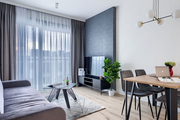 Deluxe Suite, City View