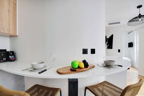 Apartment | Dining