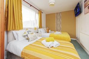 4 chambres, fer et planche à repasser, Wi-Fi, draps fournis