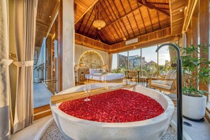 Interior - Villa Lima 8BDR Jacuzzi, Sauna, Ice-bath, Cinema (Kecamatan Kuta)