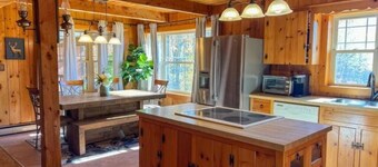 Cozy Mountain Retreat with Indoor/Outdor Fireplace