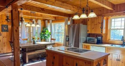 Cozy Mountain Retreat with Indoor/Outdor Fireplace