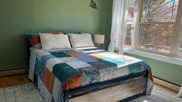 3 habitaciones, tabla de planchar con plancha, wifi y ropa de cama