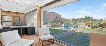Spacious Coastal Retreat at Coorong Quays Marina – Private Dunes & River Access