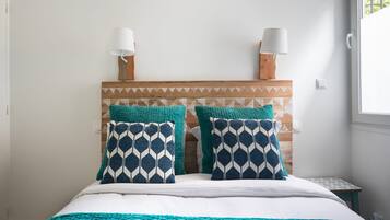 Apartment | 2 bedrooms, laptop workspace, bed sheets