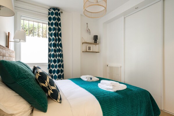 Appartement | 2 chambres, espace de travail pour ordinateur portable, draps fournis