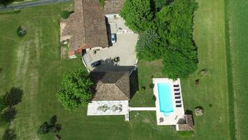 5 bedrooms