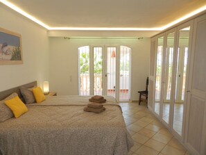 4 bedrooms
