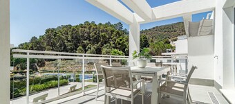 RI B2a- Relaxed Modern Flat in Benahavis