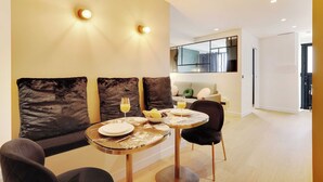 Dining - Comfortable Flat - 2br/6p - Marais (Paris)