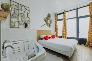 House | Bathroom | Bathtub, hair dryer, towels, shampoo