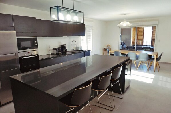 Apartment, Smoking | 3 bedrooms