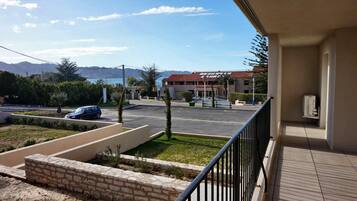 Apartment, Smoking | 3 bedrooms