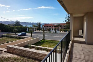 Apartment, Smoking | 3 bedrooms