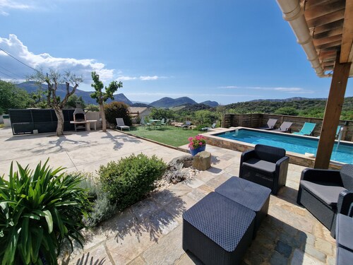 T3 Piscine Avec Jardin Proche St-florent