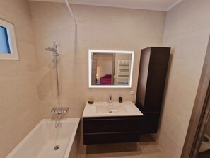 2 bedrooms