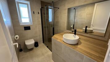 Apartment, Smoking | 3 bedrooms