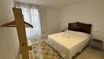 Apartment, Smoking | 3 bedrooms