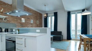 House | 2 bedrooms - Bright and Cozy Flat in the Heart of the City (Barcelona)