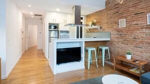 House | 2 bedrooms - Bright and Cozy Flat in the Heart of the City (Barcelona)