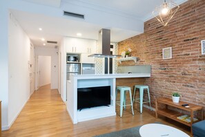 Apartment | 2 bedrooms - Bright and Cozy Flat in the Heart of the City (Barcelona)