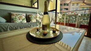 Apartment - Marbella Palms w SEA Views by Homing (Marbella)