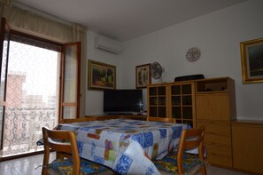 Apartment, Smoking | 1 bedroom