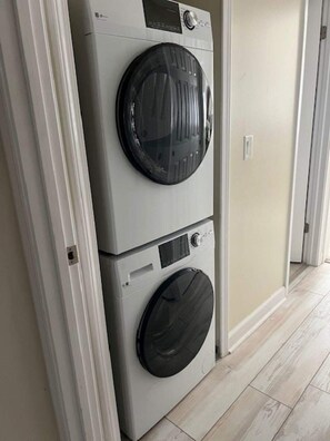 Unclassified image, 2 of 21, button