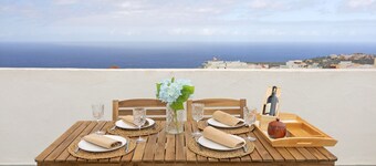 Rooftop View Escape 1 Min to Center Fast Wifi