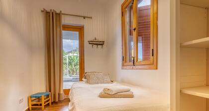 Special Home w Tropical Garden Near Seaside