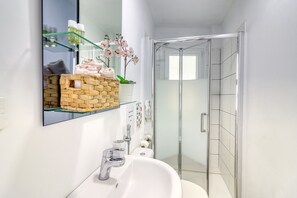 Apartment | 3 bedrooms - Spacious Central Apt w Private Parking Ocean View (Icod de los Vinos)