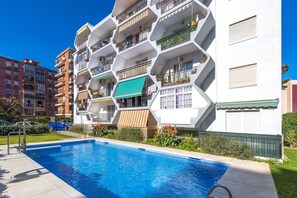 Apartment, Smoking
