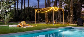 Historical Palms Villa by Fidalsa