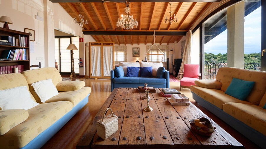 Wine Escape by Fidalsa