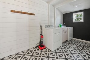 House | 4 bedrooms - Karen in Phoenix With 4 Bedrooms and 2 Bathrooms (Phoenix)