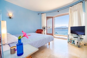 Villa | 2 bedrooms, Internet - Cap d Or in Moraira With 3 Bedrooms and 2 Bathrooms (Teulada)