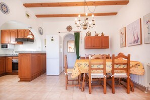 Villa | 3 bedrooms, Internet