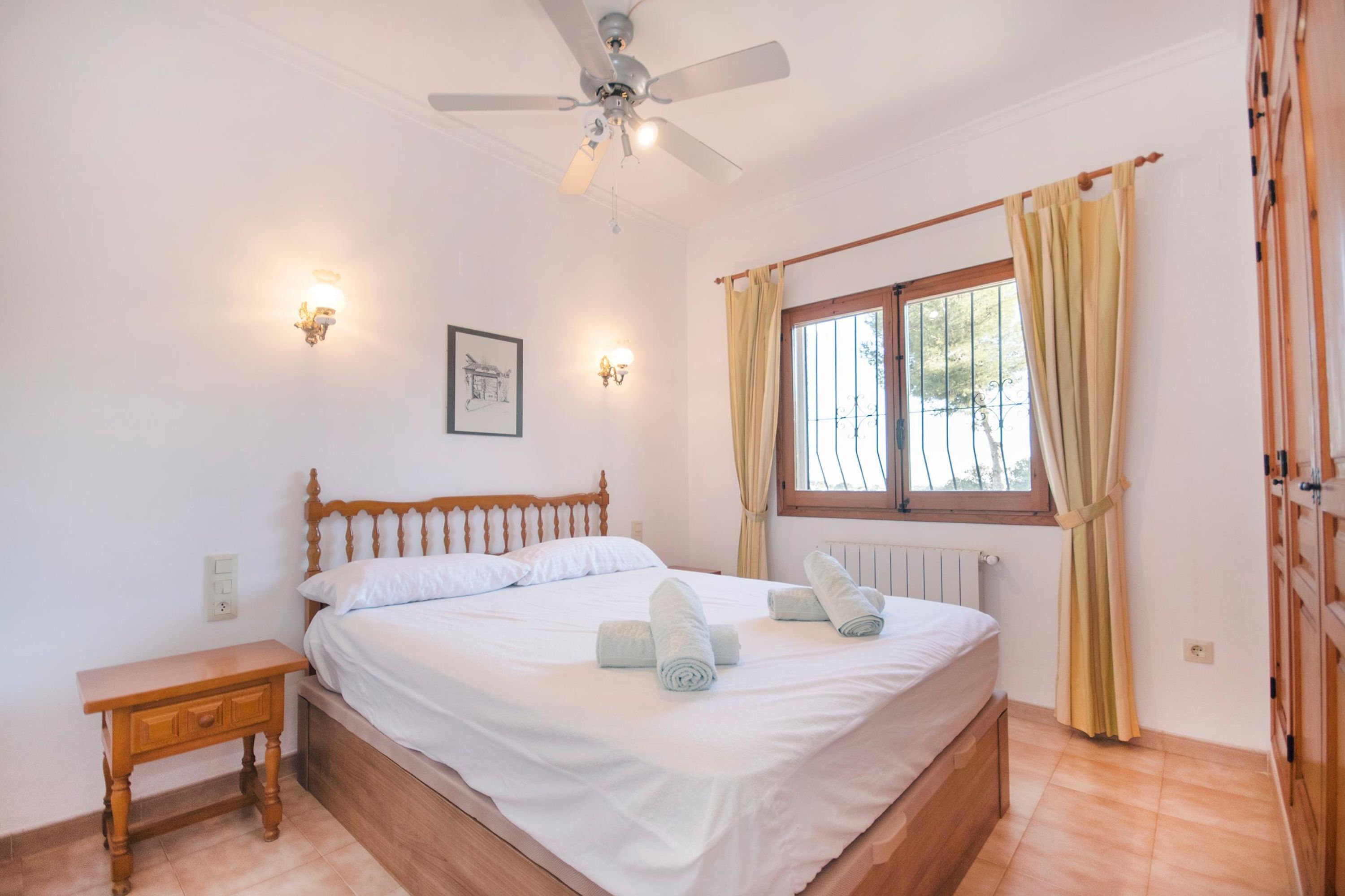 3 عدّة غرف نوم وخدمة الإنترنت