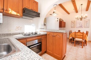 Villa | 3 bedrooms, Internet