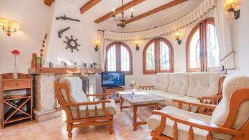 3 عدّة غرف نوم وخدمة الإنترنت