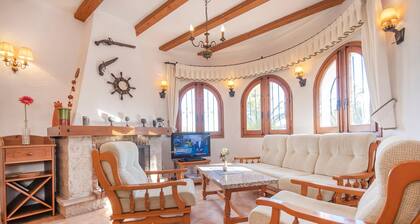 Ritter in Benissa With 3 Bedrooms and 2 Bathrooms