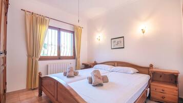 3 عدّة غرف نوم وخدمة الإنترنت