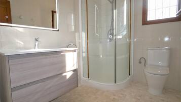 Villa | 3 bedrooms, Internet
