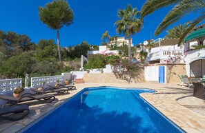 Villa | 3 bedrooms, Internet