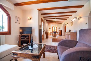 Villa | 2 bedrooms, Internet