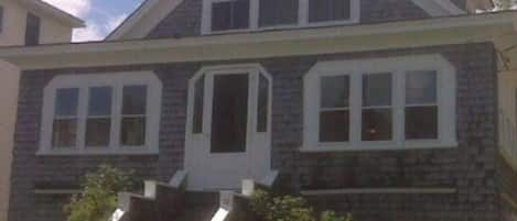 House | 4 bilik tidur