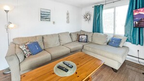 Unclassified image, 3 of 13, button - Sweet Serenity - Y846 (York Beach)