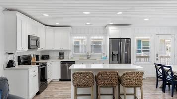 Casa | 5 quartos, acesso à internet de alta velocidade